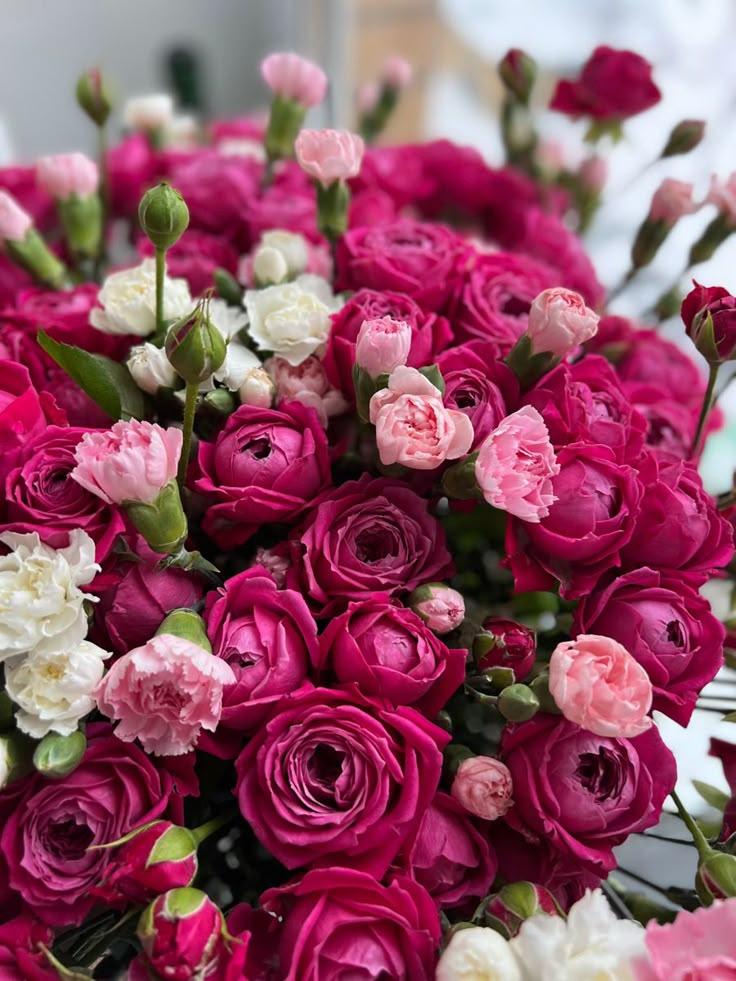 Green Plaza Frame workshop space where corporate flower arrangements are designed and prepared for business delivery